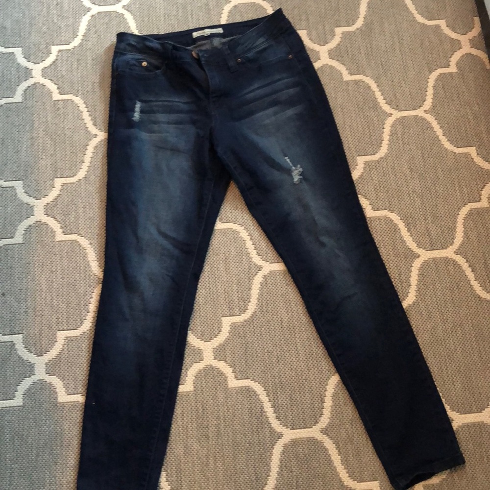 Distressed royalty jeans size 8